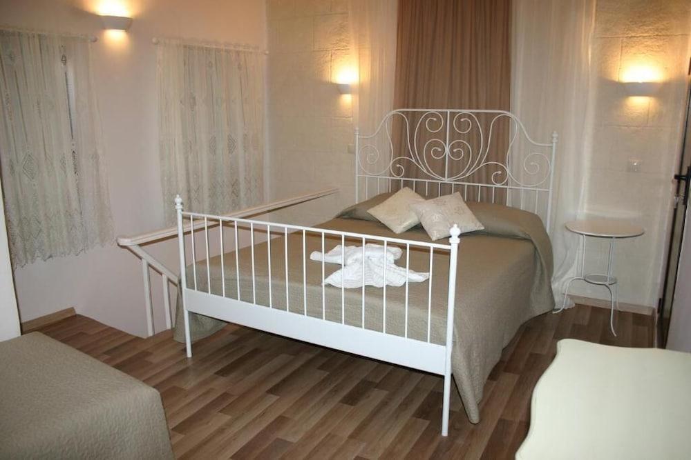 Evdokia Hotel 2*